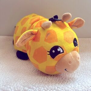 FLIPaZOO!! Emi elephant, Jazzy giraffe. Like new condition!!